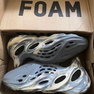 Foam runners moon